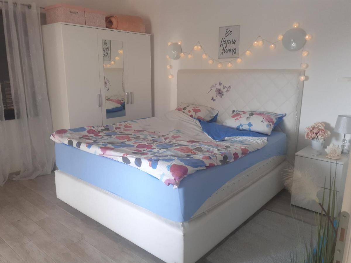 לוקובו Apartment Lili מראה חיצוני תמונה